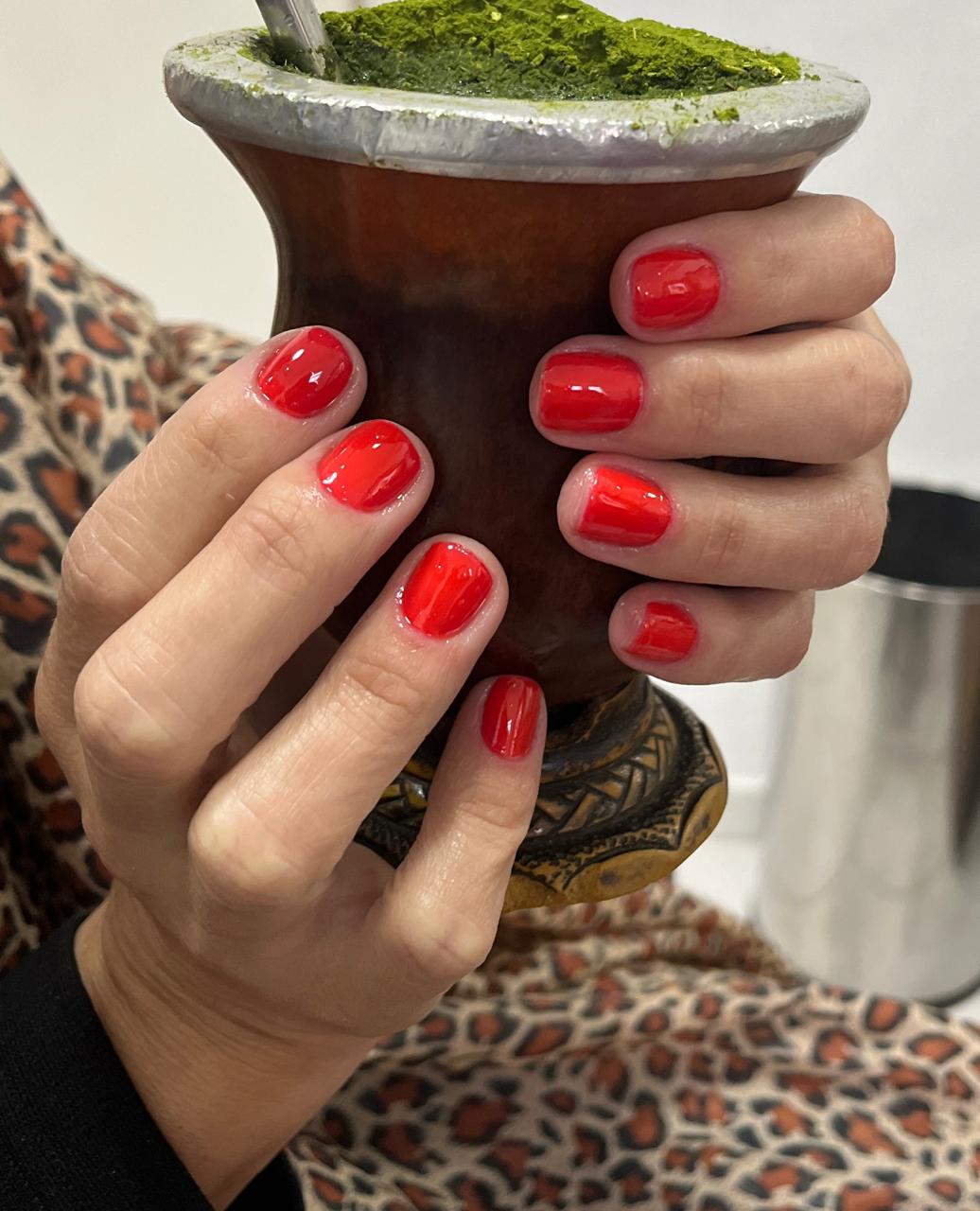 Manicure Tradicional+pedicure Tradicional+design De Sobrancelha